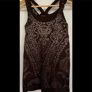 Athleta Yoga Tank Top With Built In Shelf Bra With Paisley Print. Size XS